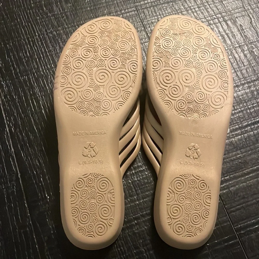 Okabashi tan sandals NWT size women's Lg 9.5-10.5 - Picture 5 of 5